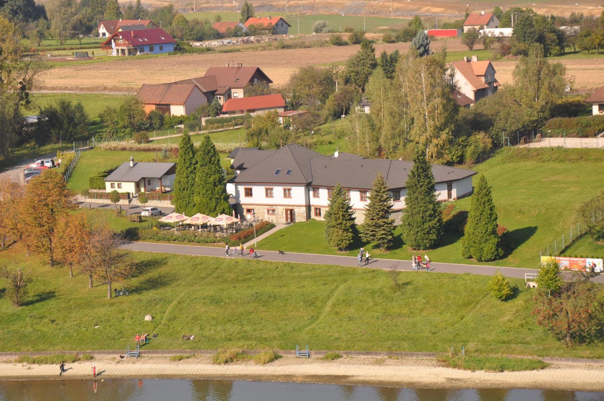 Hotel Terasa Frydek-Mistek Exterior foto